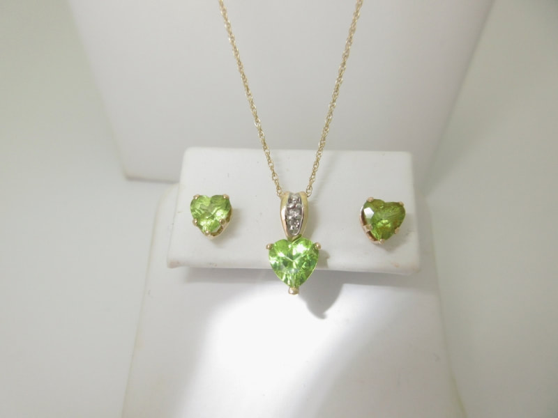 Details about   2 CTW Heart Shape August Birthstone Peridot Pendant Necklace in 10K Solid Gold