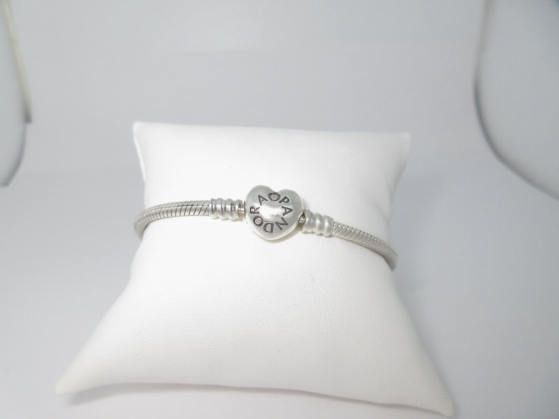 Pandora Diamond Ring Bearer Pillow Charm - Pandora code 790549D - YouTube